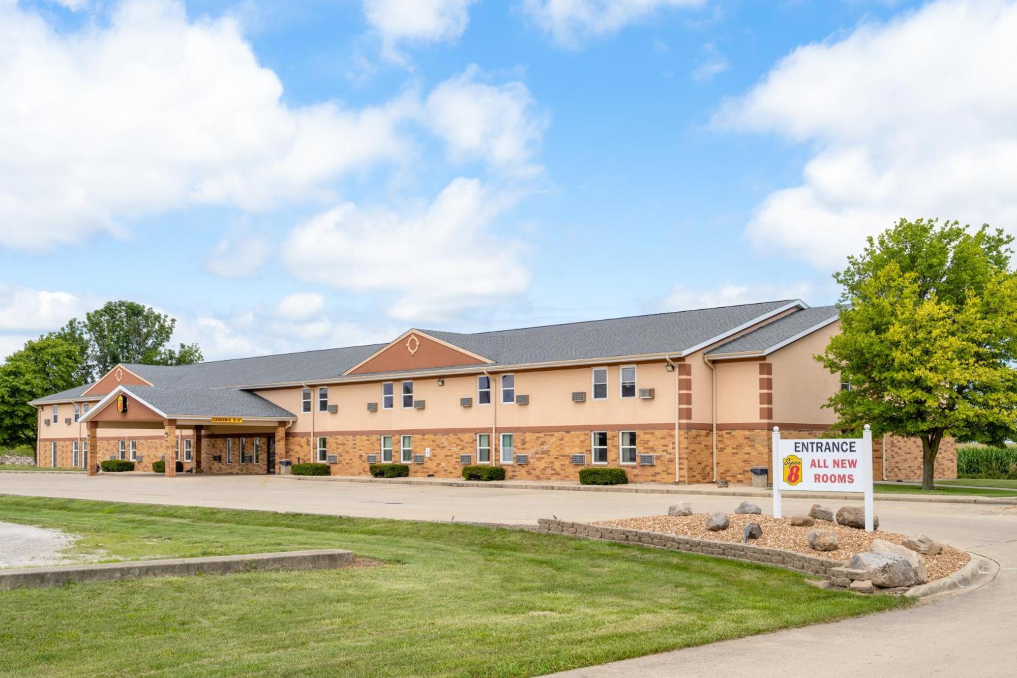 Super 8 By Wyndham Mattoon Hotel Exterior foto
