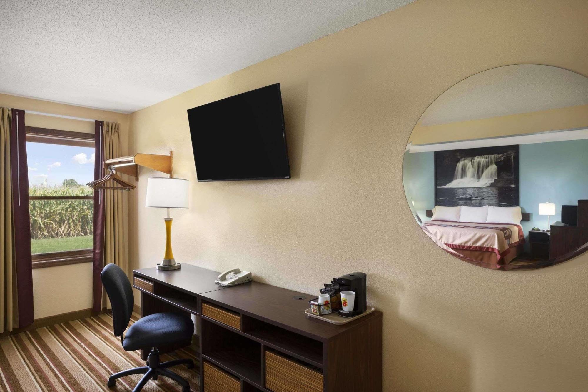 Super 8 By Wyndham Mattoon Hotel Exterior foto